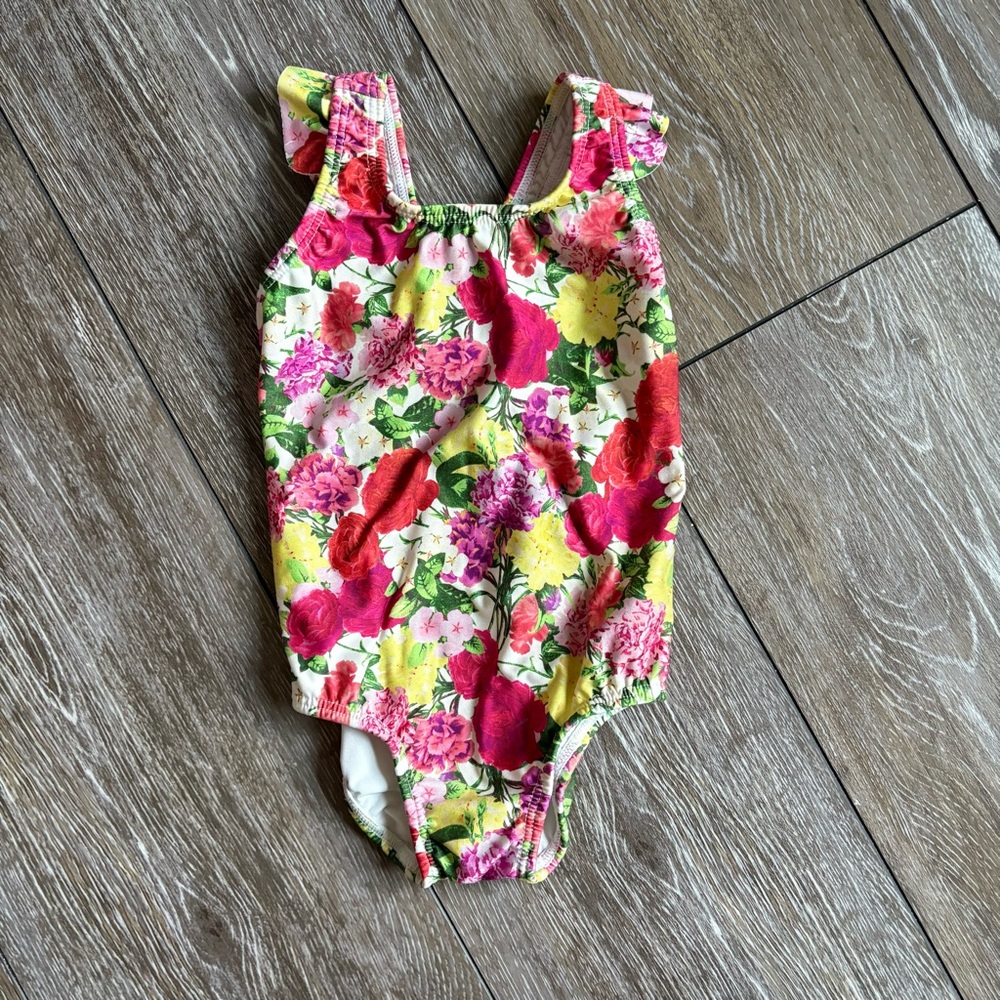 Floral Ruffle Swimsuit‎ PilyQ